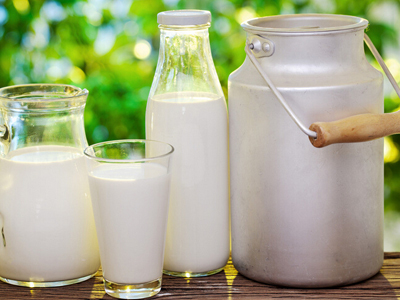 纯牛奶和酸奶哪个营养比较高?更有助长高