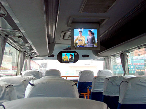 如今很多的公交车上面都会带有电视机,这对于十分枯燥的行车路途来说