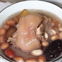 红枣花生猪蹄汤
