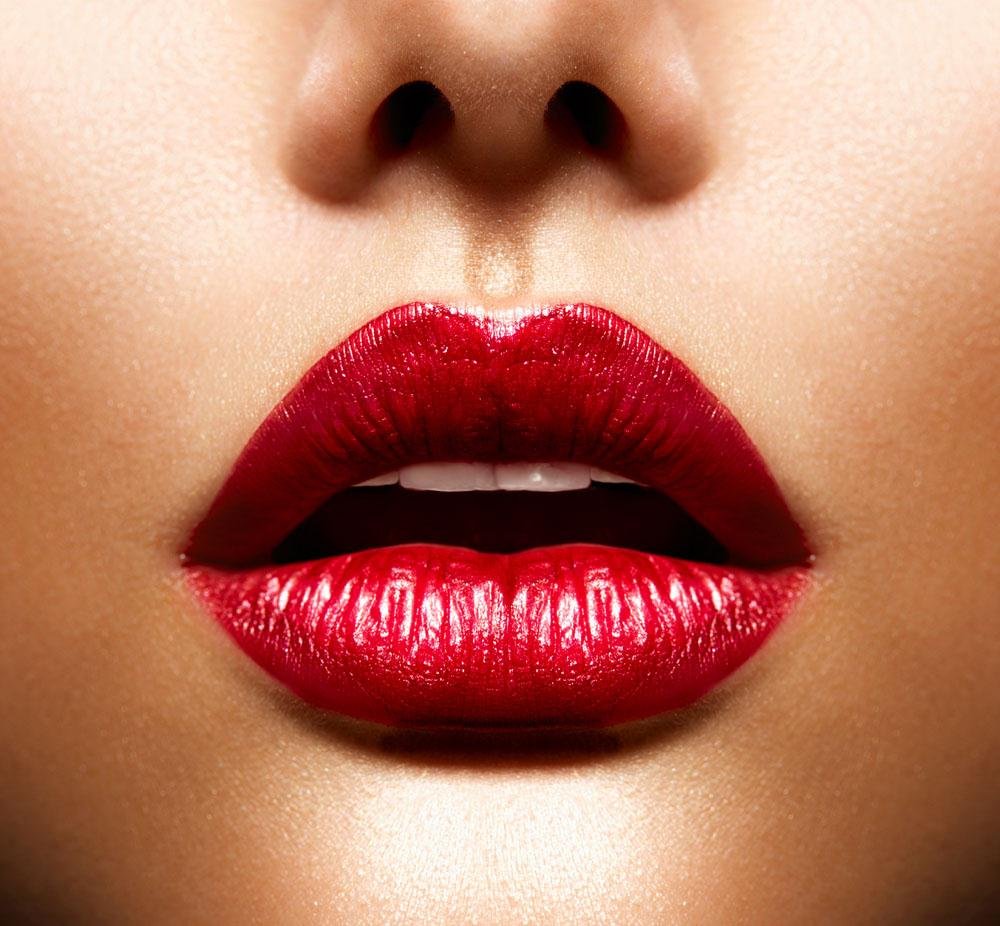 口唇整形之丰唇术所产生的唇部整形副作用主要有:引发过敏,感染,发庖